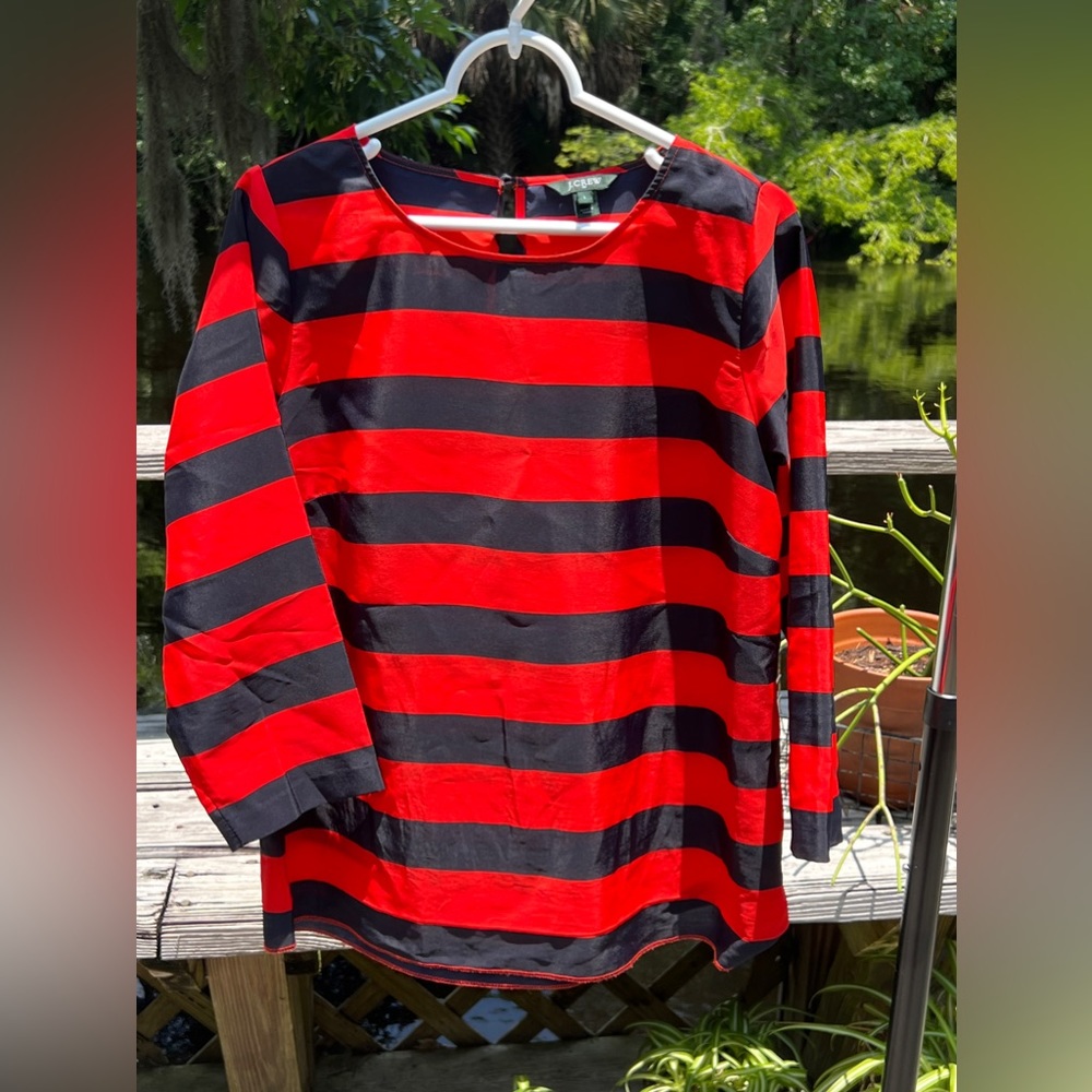 ⚓️ J. CREW Red and Navy Stripe | Keyhole back | 3/4 Sleeve Top Blouse | L
